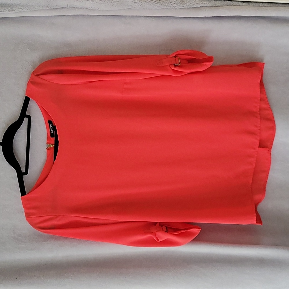 Apt. 9 3/4 Length Sleeve Blouse